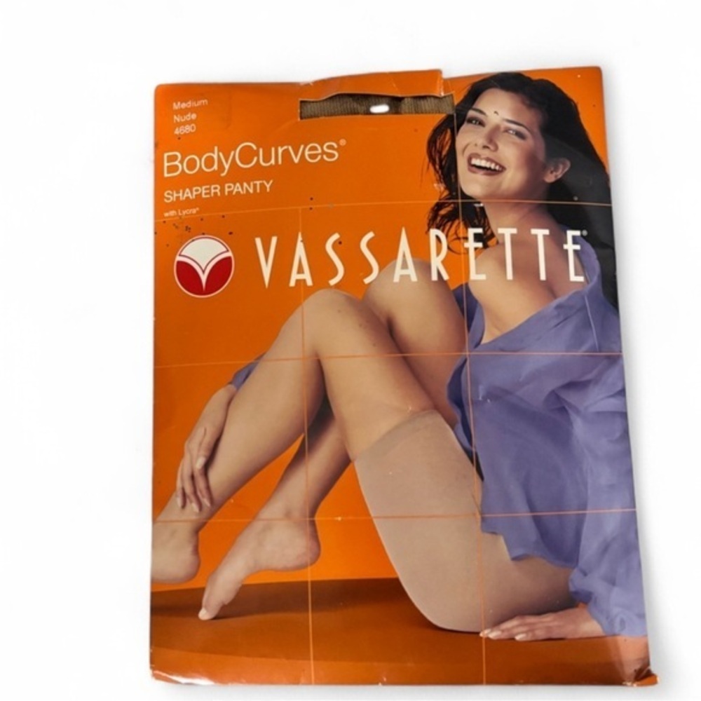 Vassarette BodyCurves Shaper Panty Tummy Control Nude Tan Size Medium